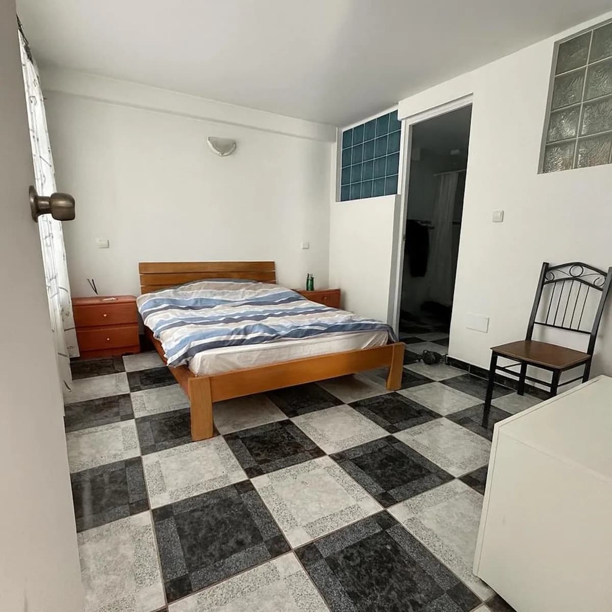 3 Bedroom Ground Floor Apartment for Sale in Calahonda, Málaga - Image 9