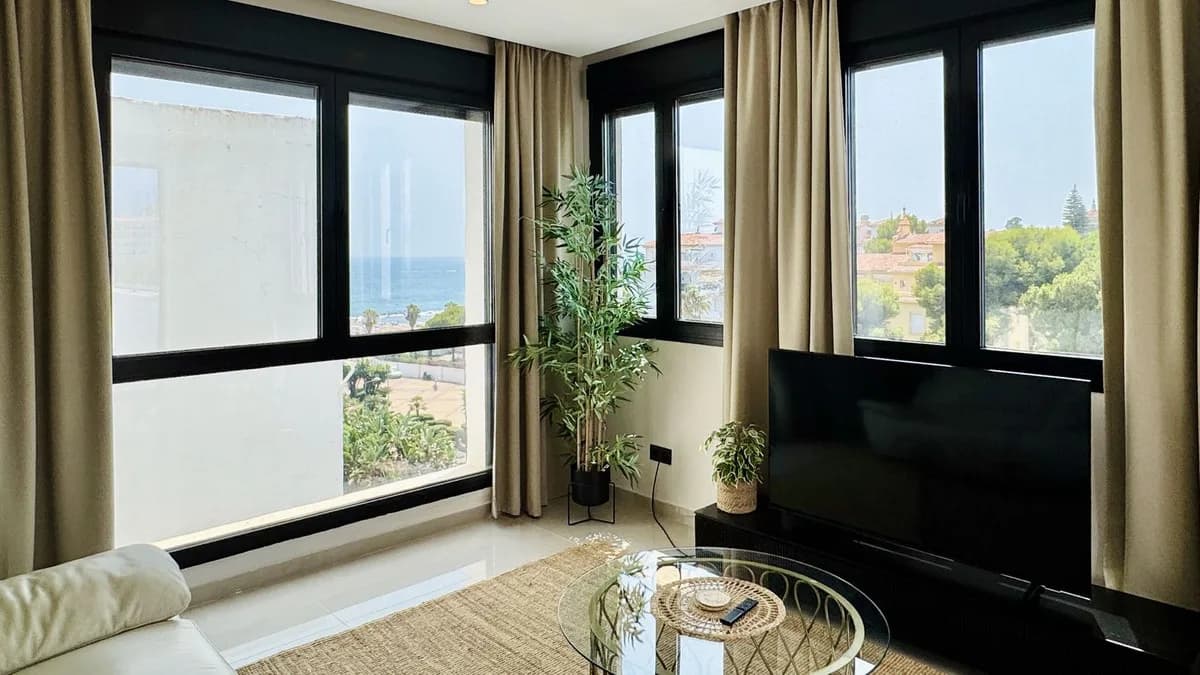2 Bedroom Penthouse for Sale in Puerto Banús, Málaga - Image 7