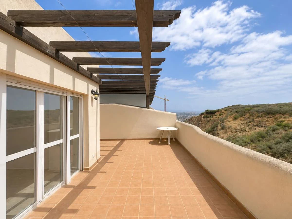 2 Bedroom Penthouse Duplex for Sale in La Duquesa, Málaga - Image 2
