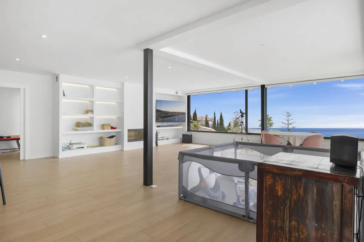 4 Bedroom Detached Villa for Sale in Benalmadena, Málaga - Image 7