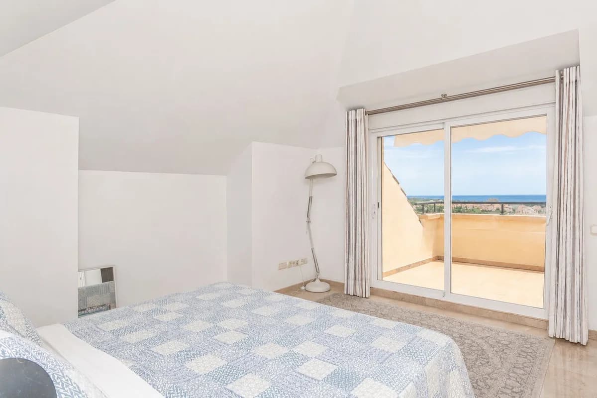 3 Bedroom Penthouse Duplex for Sale in Elviria, Málaga - Image 8