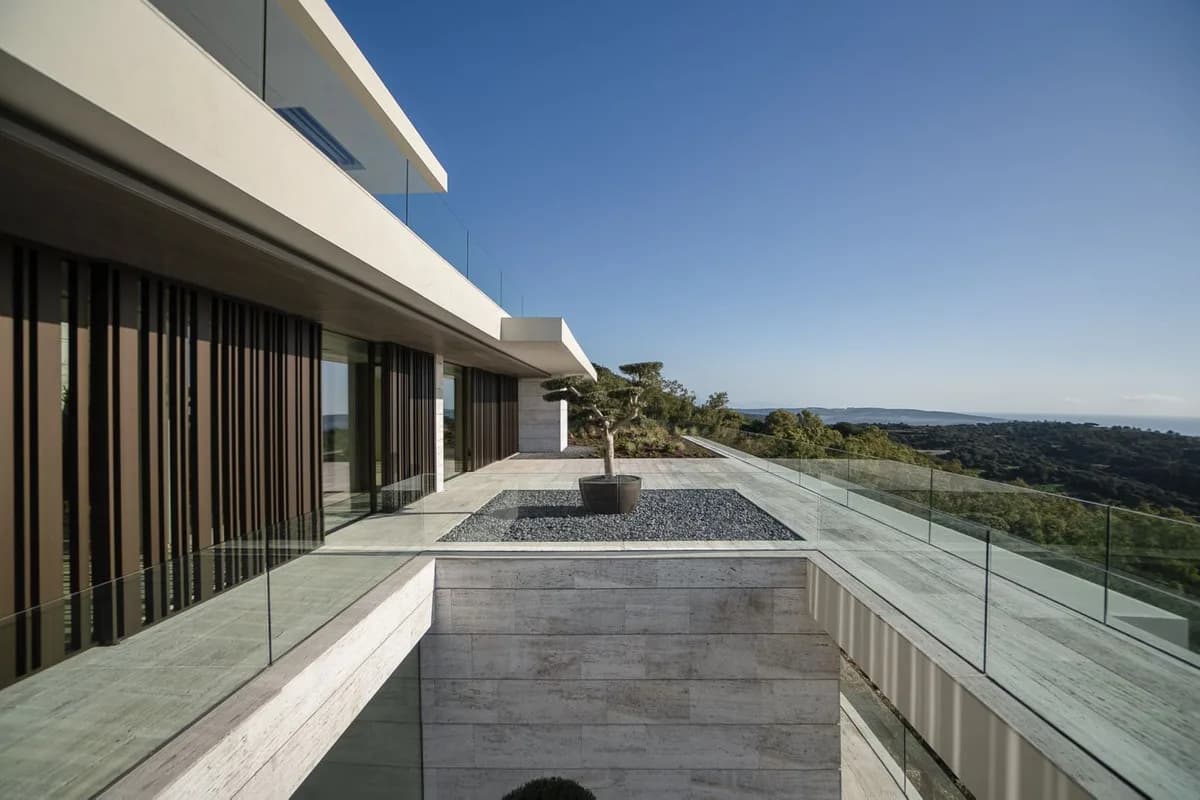 7 Bedroom Detached Villa for Sale in Sotogrande, Cádiz - Image 7