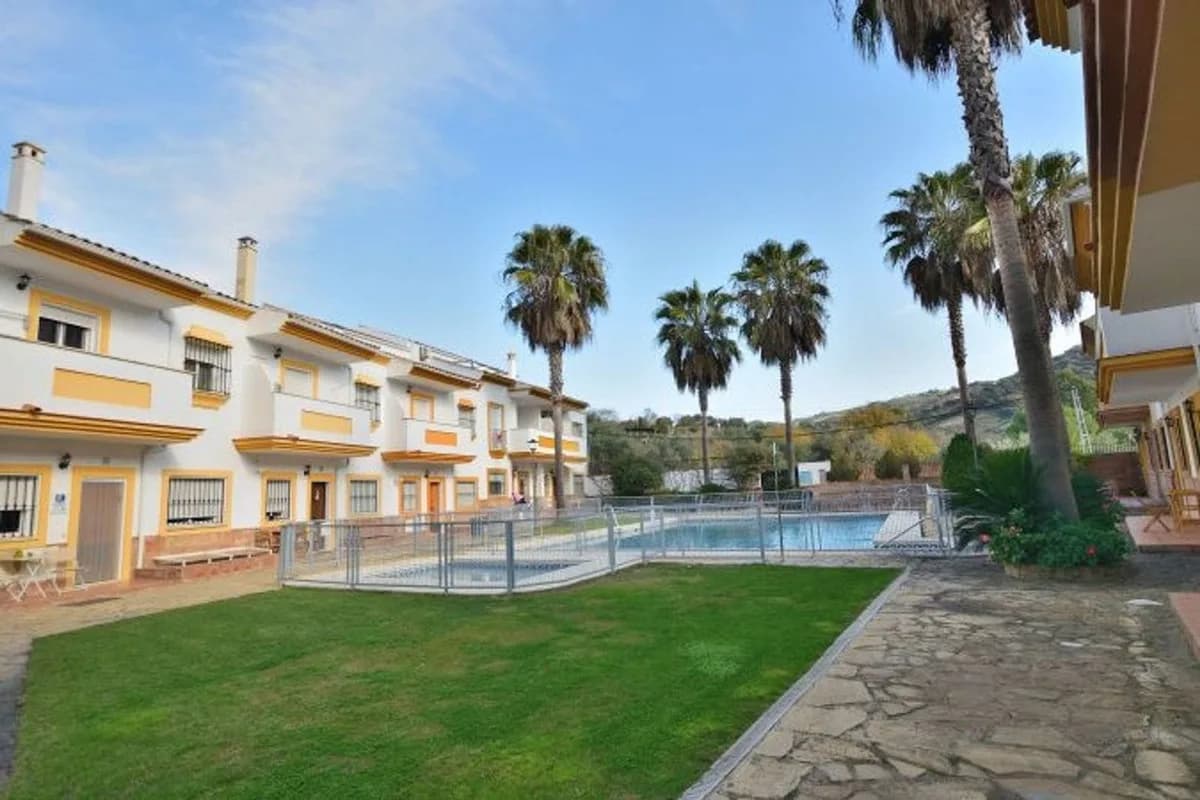 3 Bedroom Townhouse for Sale in Ronda, Málaga - Image 2
