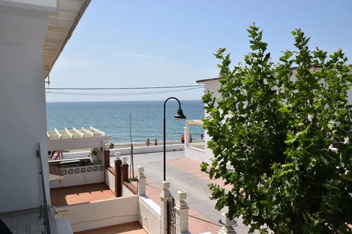 4 Bedroom Townhouse for Sale in La Cala de Mijas, Málaga - Image 2