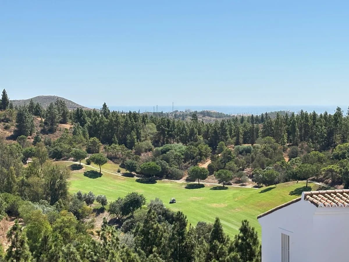 2 Bedroom Top Floor Apartment for Sale in El Chaparral, Málaga - Image 2