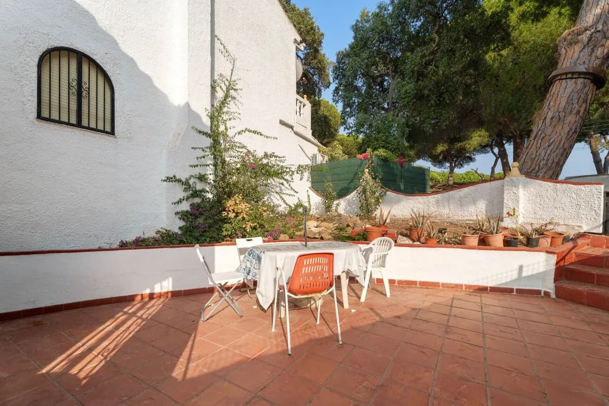 2 Bedroom Townhouse for Sale in Elviria, Málaga - Image 3