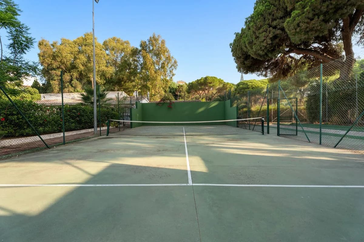 2 Bedroom Townhouse for Sale in Elviria, Málaga - Image 8