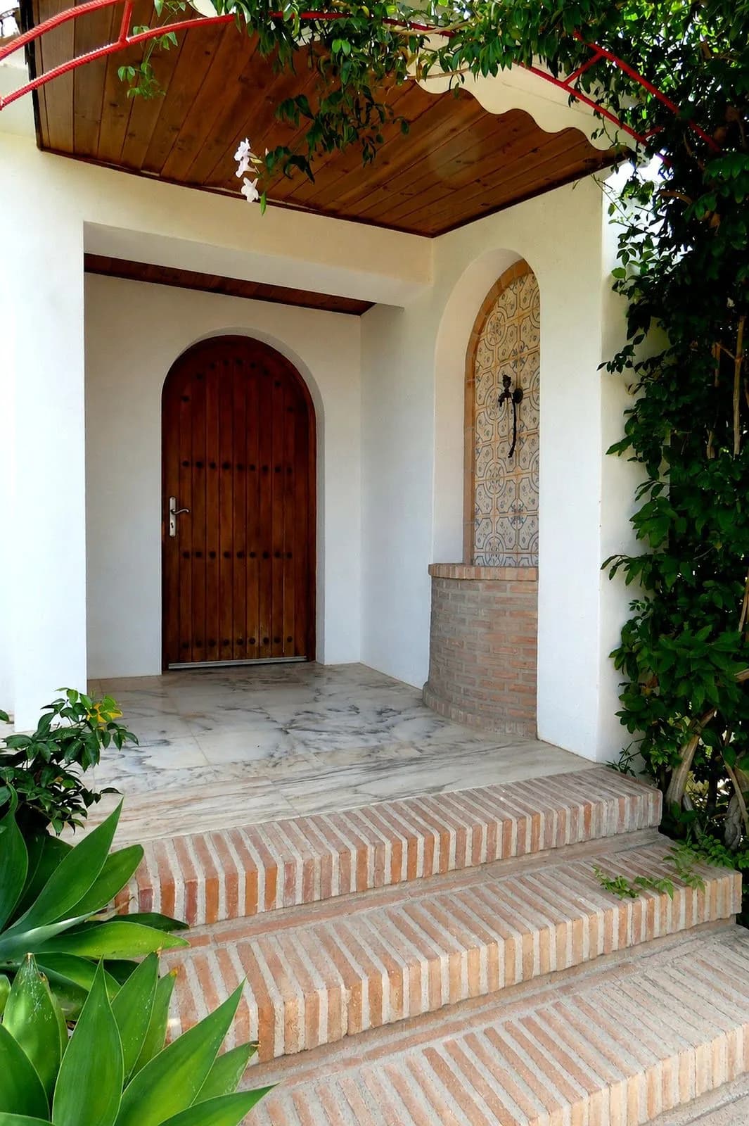 5 Bedroom Detached Villa for Sale in Marbella, Málaga - Image 5