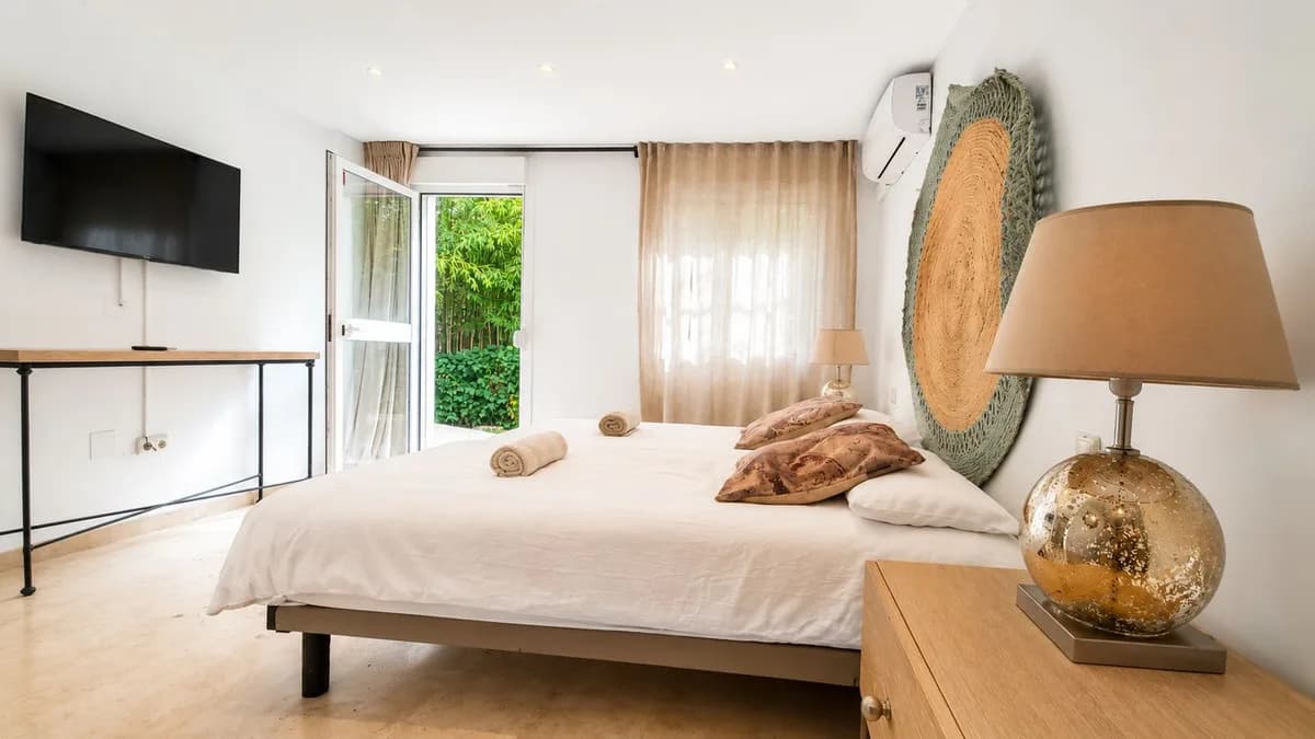 3 Bedroom Detached Villa for Sale in Las Chapas, Málaga - Image 4