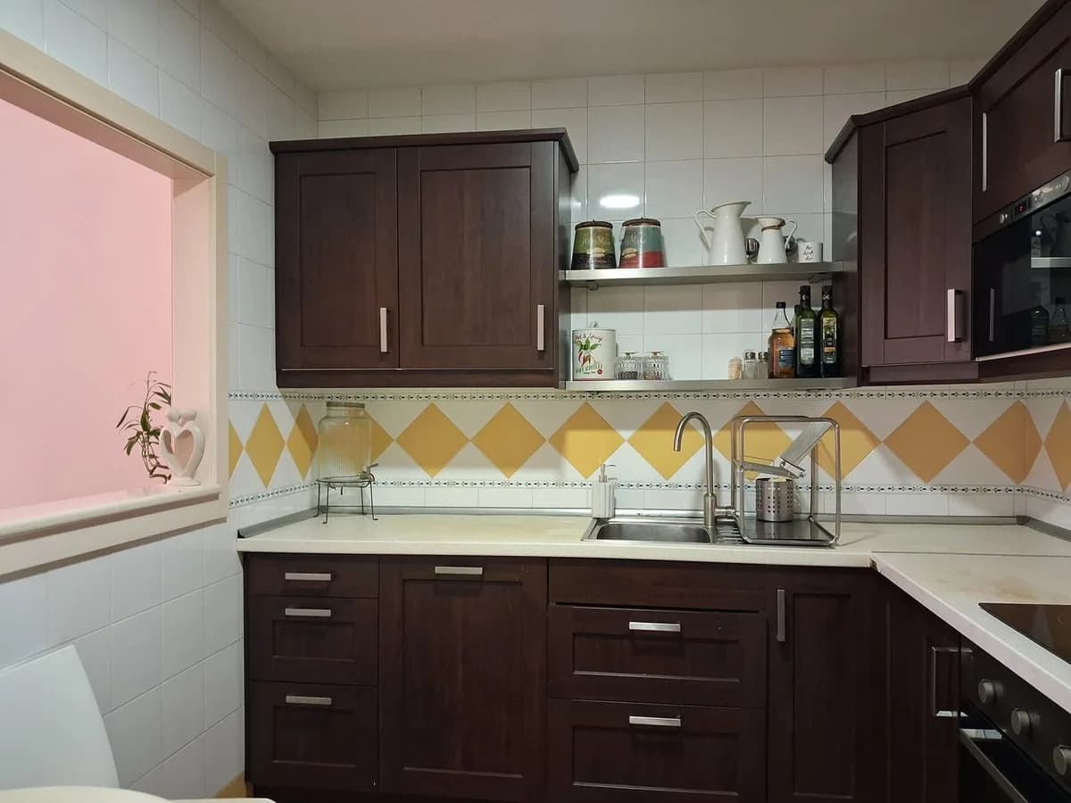 1 Bedroom Middle Floor Apartment for Sale in Benahavís, Málaga - Image 5