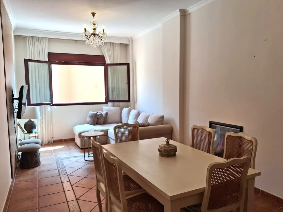 1 Bedroom Middle Floor Apartment for Sale in Benahavís, Málaga - Image 8