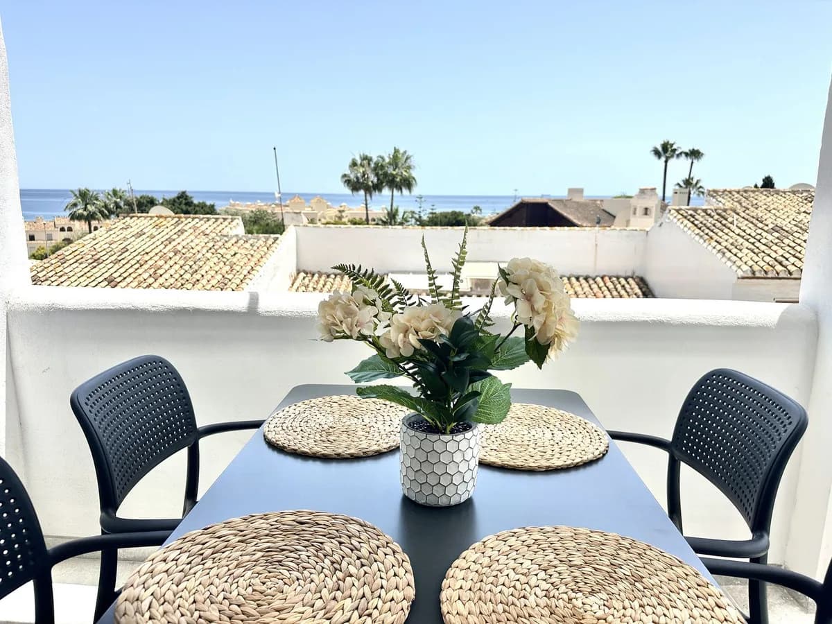 2 Bedroom Middle Floor Apartment for Sale in La Cala de Mijas, Málaga