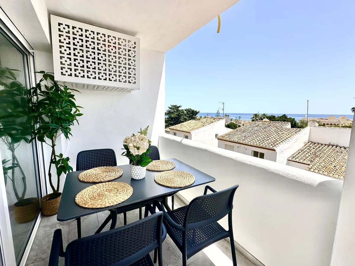 2 Bedroom Middle Floor Apartment for Sale in La Cala de Mijas, Málaga - Image 7