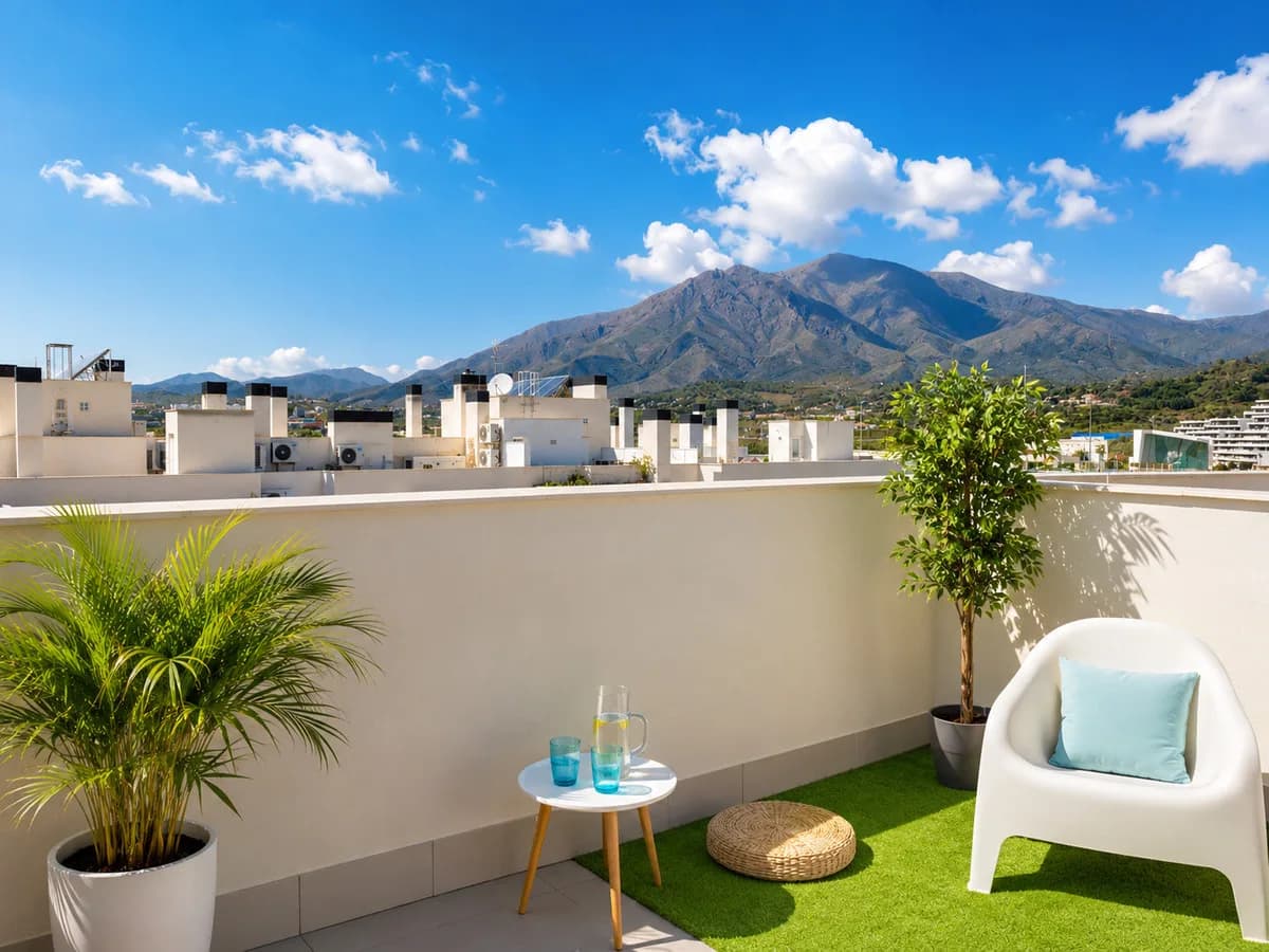 3 Bedroom Penthouse for Sale in Estepona, Málaga - Image 3