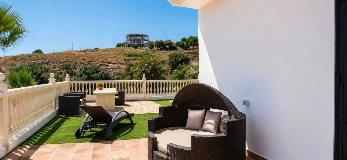 5 Bedroom Detached Villa for Sale in Mijas, Málaga - Image 9