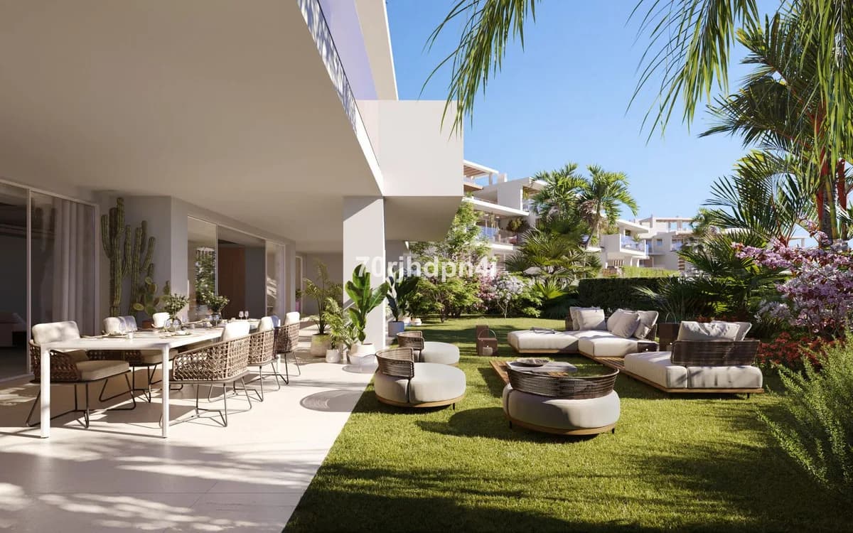 3 Bedroom Middle Floor Apartment for Sale in Marbella, Málaga - Image 9