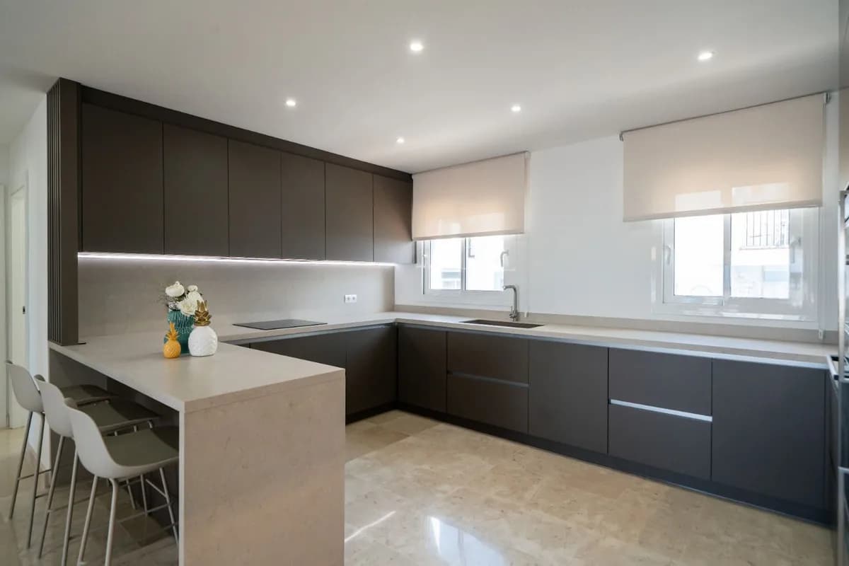 2 Bedroom Penthouse Duplex for Sale in Benahavís, Málaga - Image 9