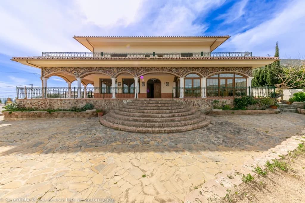 6 Bedroom Detached Villa for Sale in Churriana, Málaga