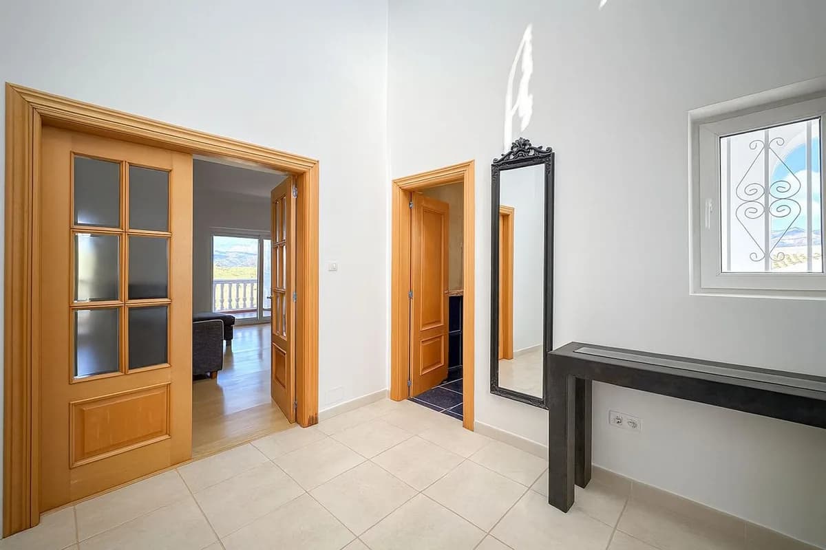 4 Bedroom Detached Villa for Sale in Cerros del Aguila, Málaga - Image 6