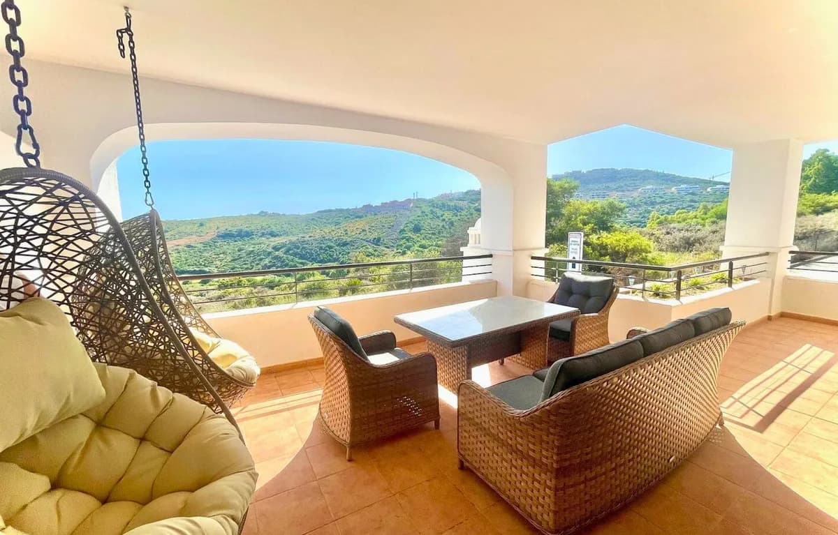 3 Bedroom Middle Floor Apartment for Sale in Casares Playa, Málaga - Image 7