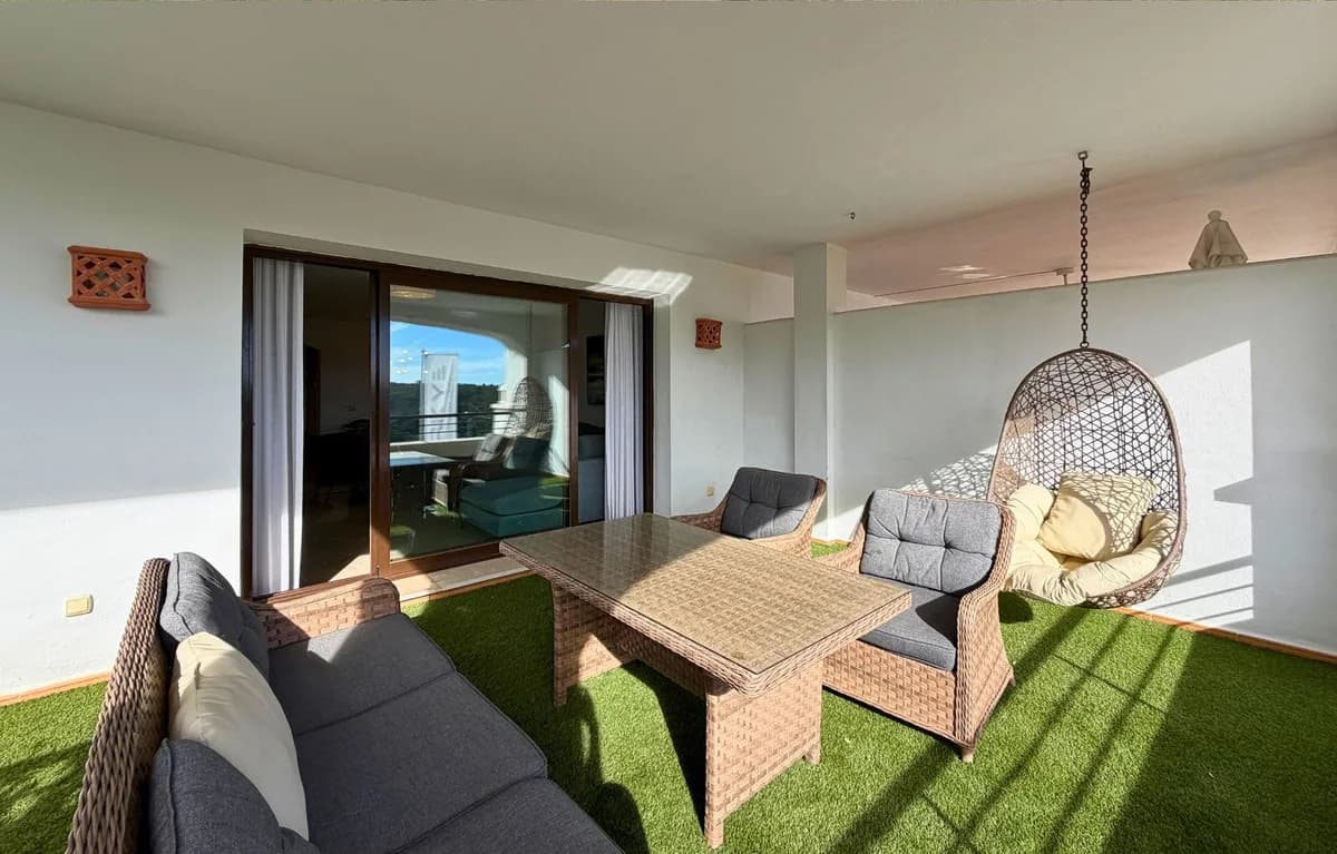 3 Bedroom Middle Floor Apartment for Sale in Casares Playa, Málaga - Image 9