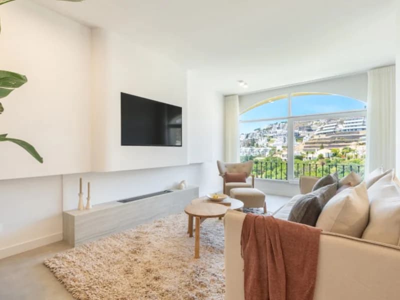 3 Bedroom Duplex for Sale in La Quinta, Málaga - Image 4