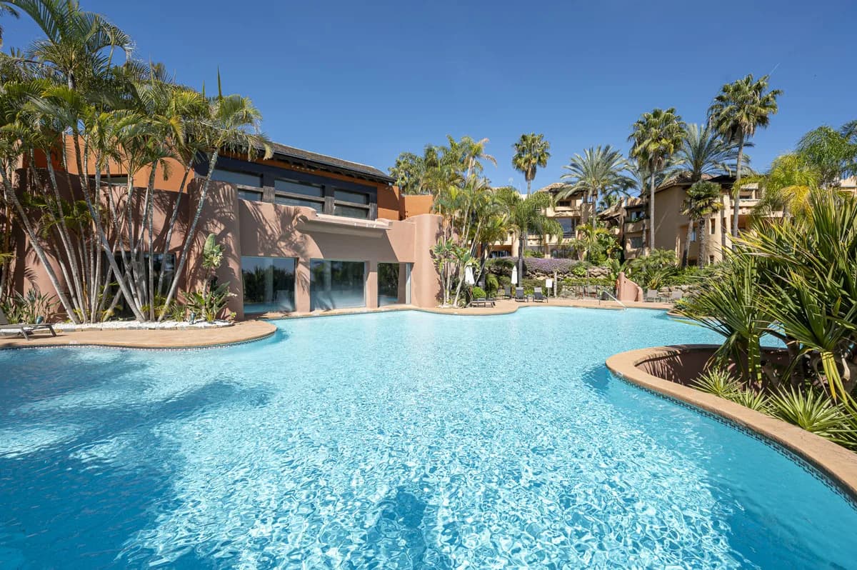 2 Bedroom Penthouse for Sale in The Golden Mile, Málaga - Image 9