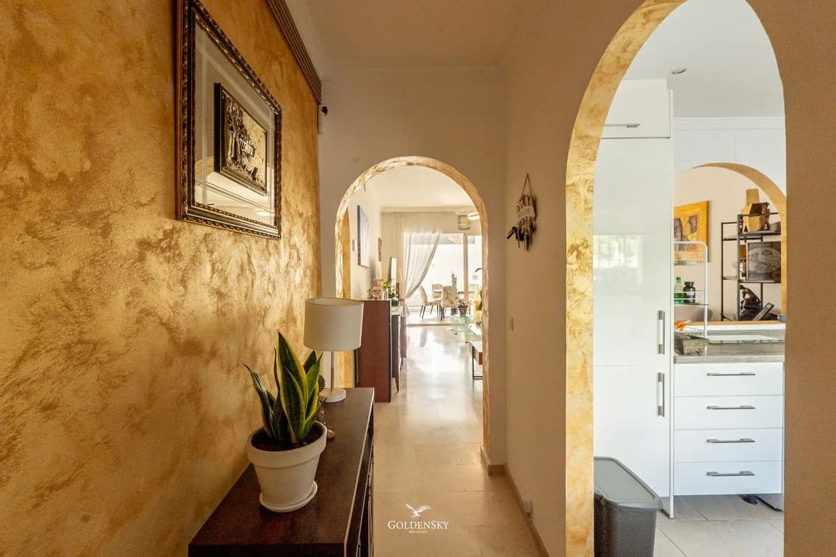 3 Bedroom Middle Floor Apartment for Sale in Riviera del Sol, Málaga - Image 8