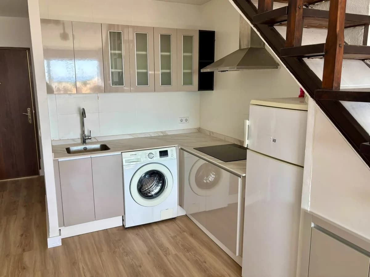 1 Bedroom Middle Floor Apartment for Sale in Calahonda, Málaga - Image 3
