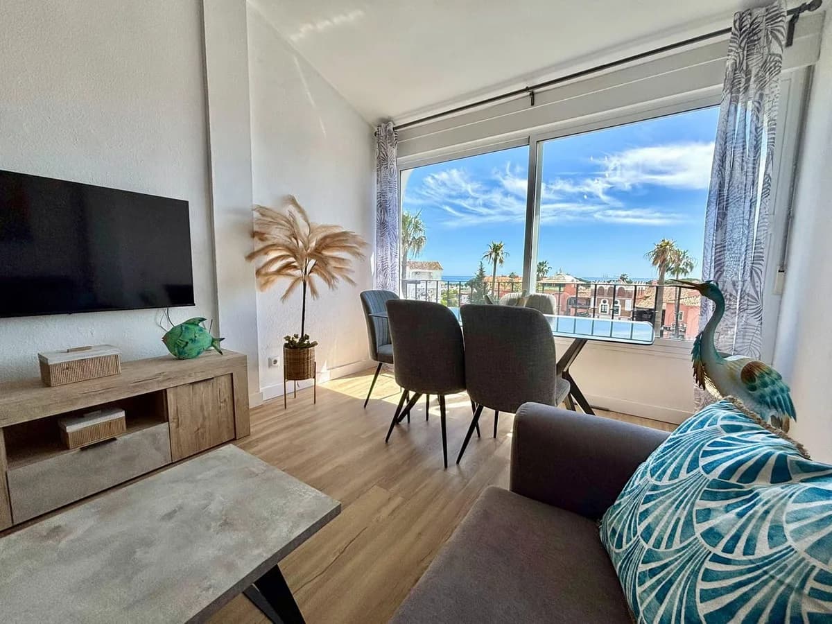 1 Bedroom Middle Floor Apartment for Sale in Calahonda, Málaga - Image 6