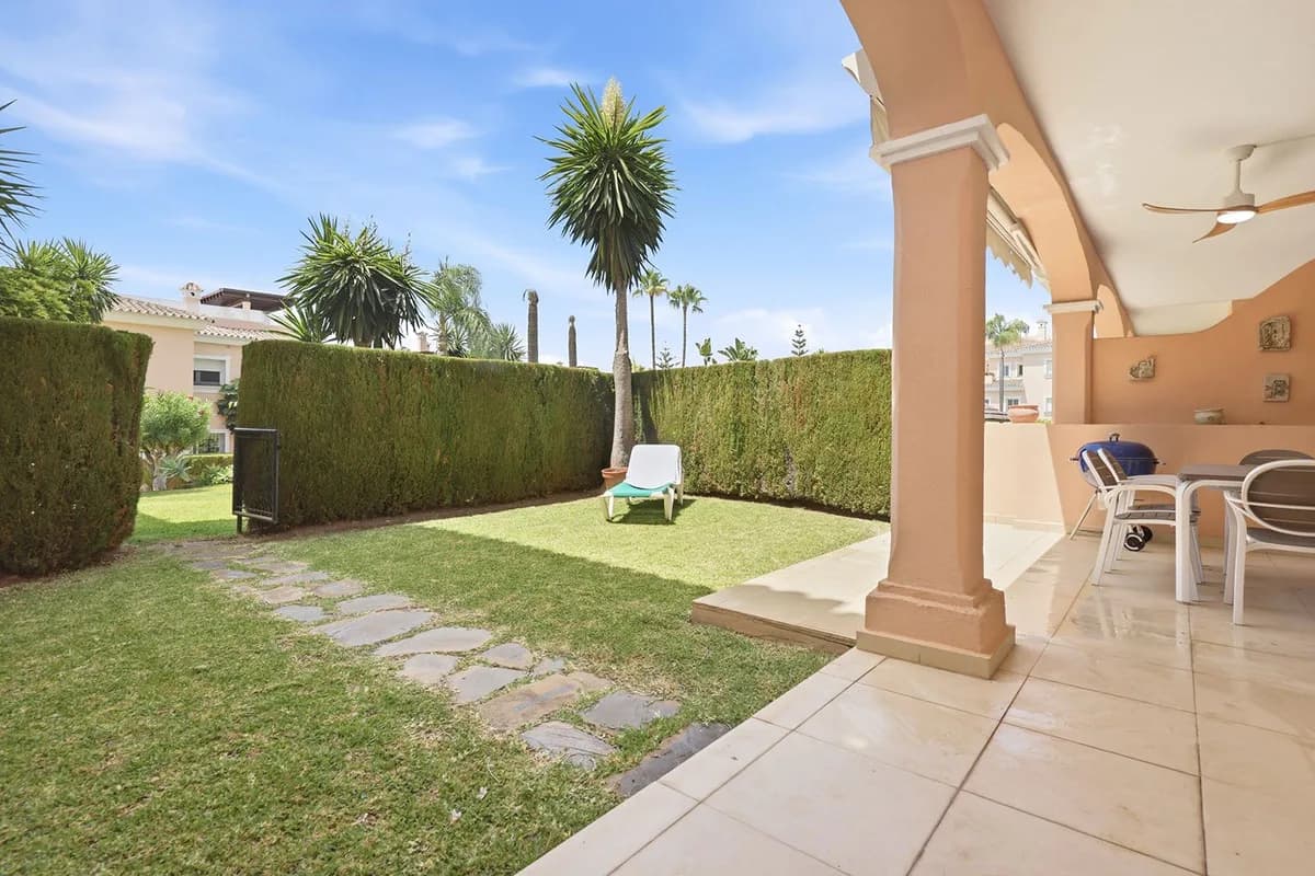 2 Bedroom Ground Floor Apartment for Sale in Estepona, Málaga - Image 2