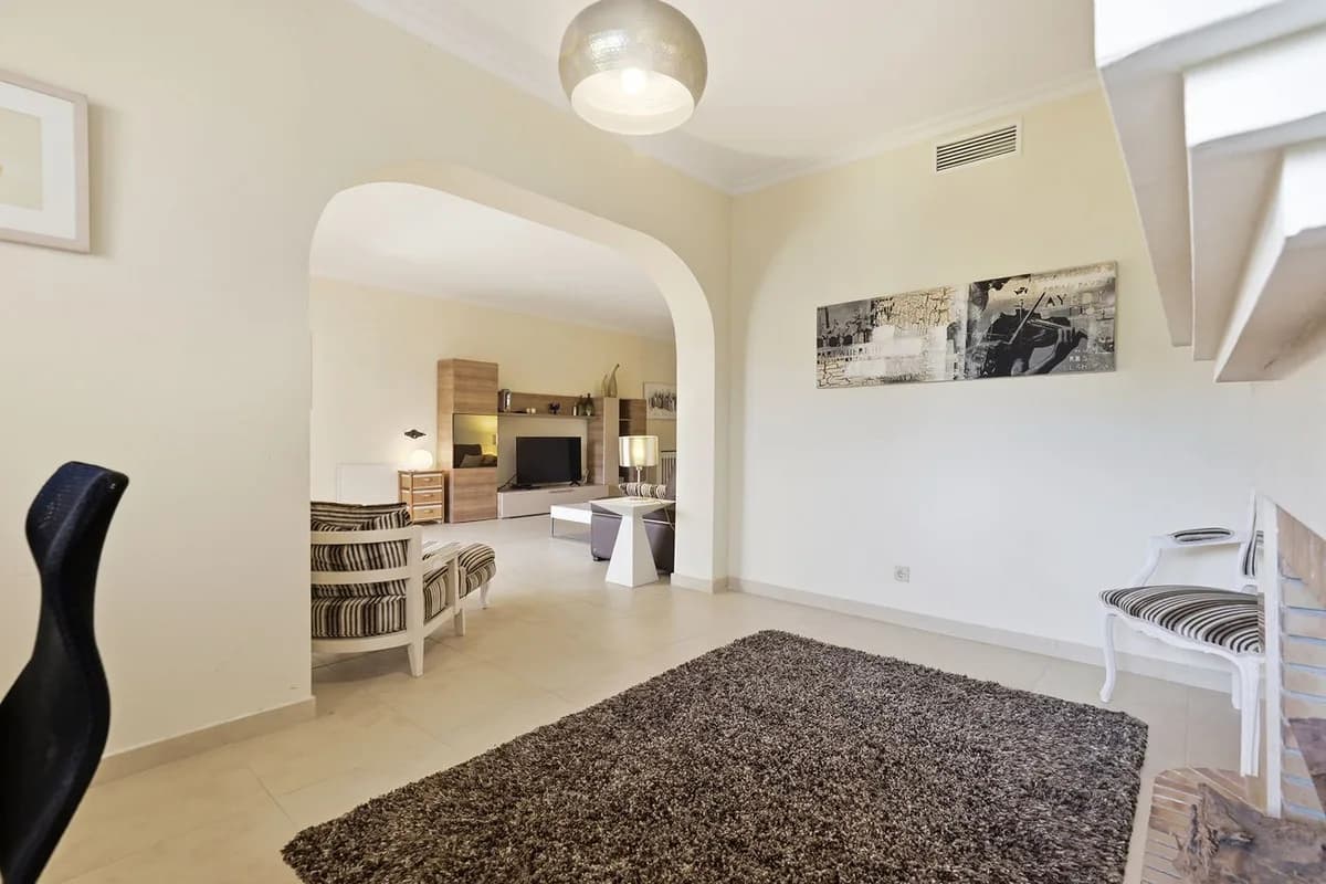 2 Bedroom Ground Floor Apartment for Sale in Estepona, Málaga - Image 7