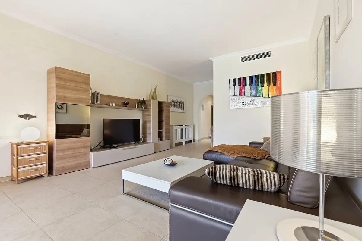 2 Bedroom Ground Floor Apartment for Sale in Estepona, Málaga - Image 9