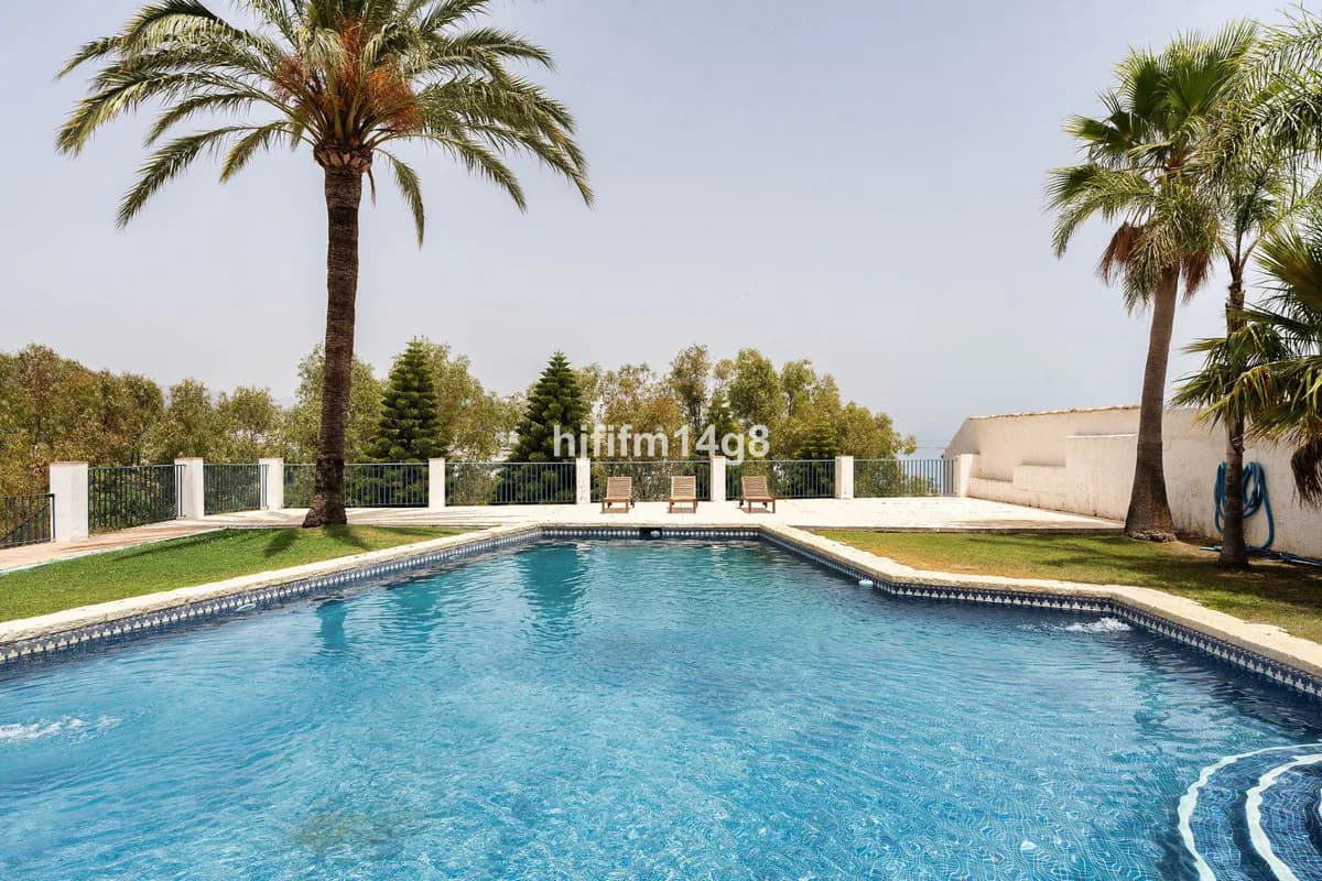 6 Bedroom Detached Villa for Sale in Estepona, Málaga - Image 7