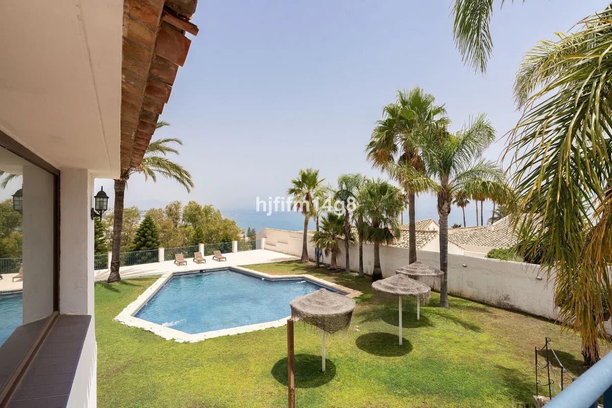 6 Bedroom Detached Villa for Sale in Estepona, Málaga - Image 9