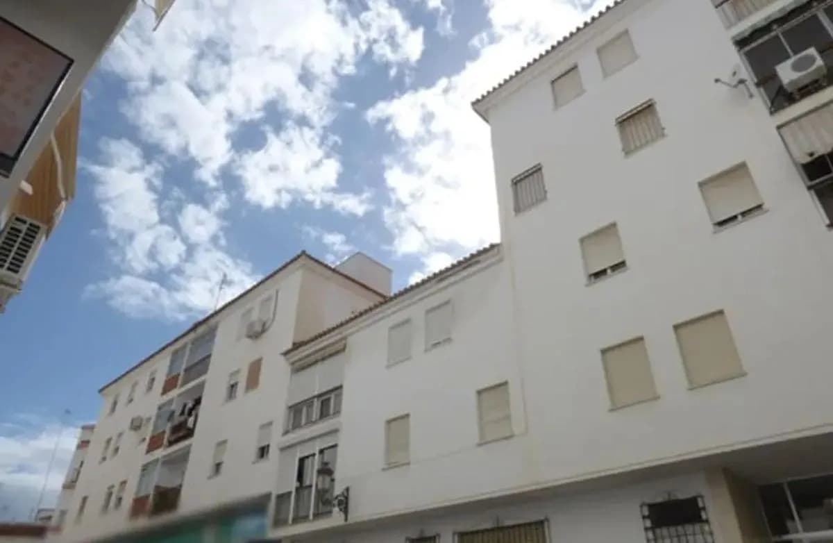 3 Bedroom Ground Floor Apartment for Sale in Estepona, Málaga