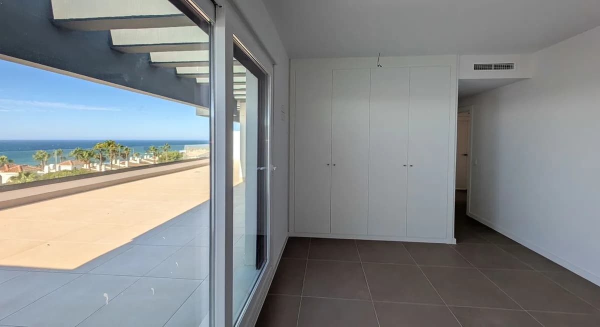 3 Bedroom Penthouse for Sale in Mijas, Málaga - Image 9
