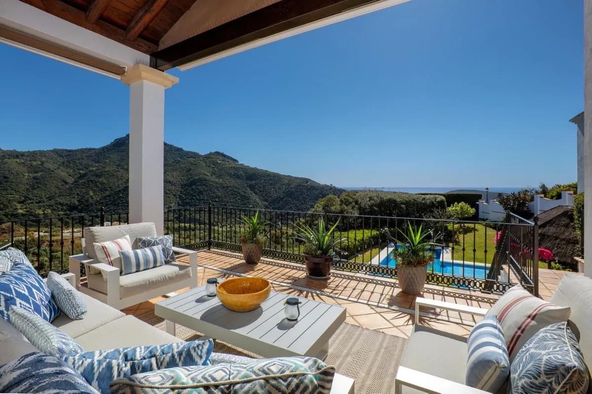 4 Bedroom Detached Villa for Sale in Benahavís, Málaga - Image 2