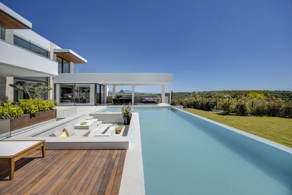 4 Bedroom Detached Villa for Sale in Casares, Málaga - Image 2