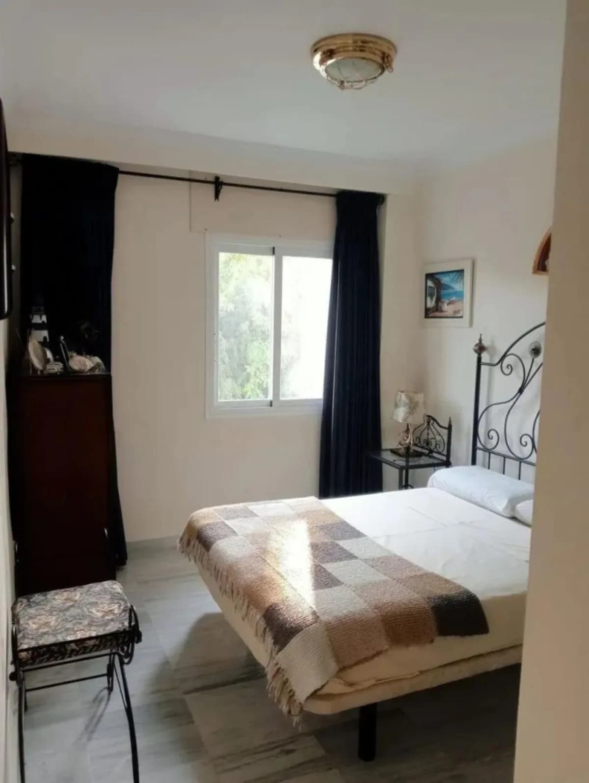 2 Bedroom Middle Floor Apartment for Sale in Marbella, Málaga - Image 7