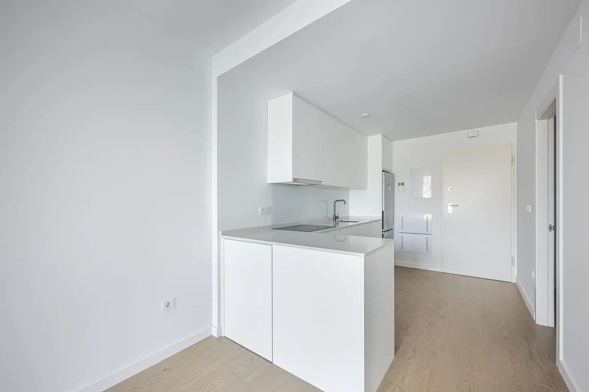 2 Bedroom Middle Floor Apartment for Sale in Los Boliches, Málaga - Image 5