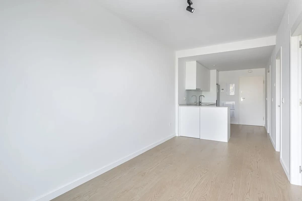 2 Bedroom Middle Floor Apartment for Sale in Los Boliches, Málaga - Image 6