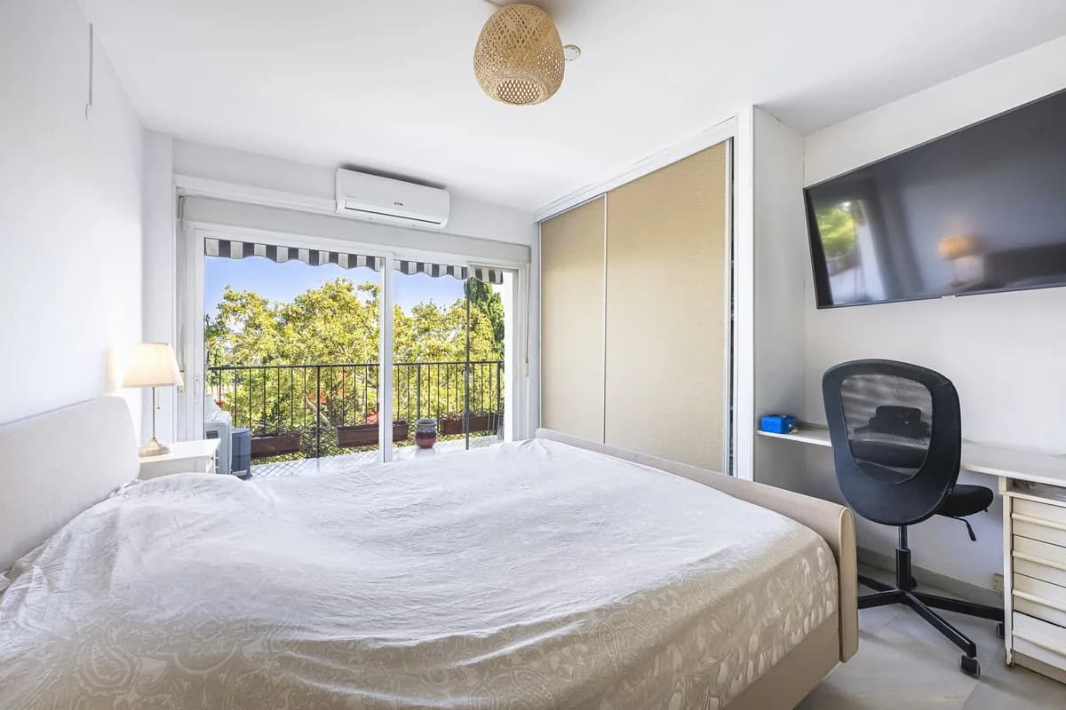 1 Bedroom Middle Floor Apartment for Sale in Marbella, Málaga - Image 7