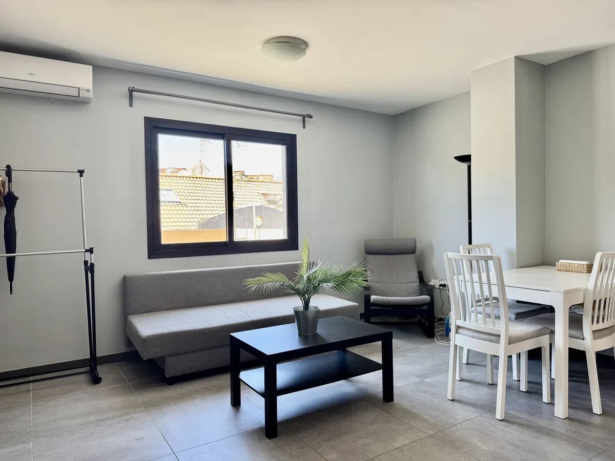 2 Bedroom Top Floor Apartment for Sale in Fuengirola, Málaga - Image 3