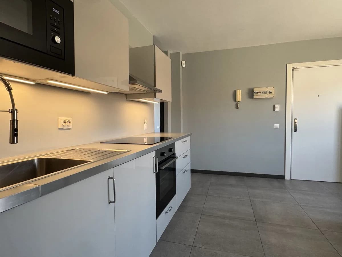 2 Bedroom Top Floor Apartment for Sale in Fuengirola, Málaga - Image 4