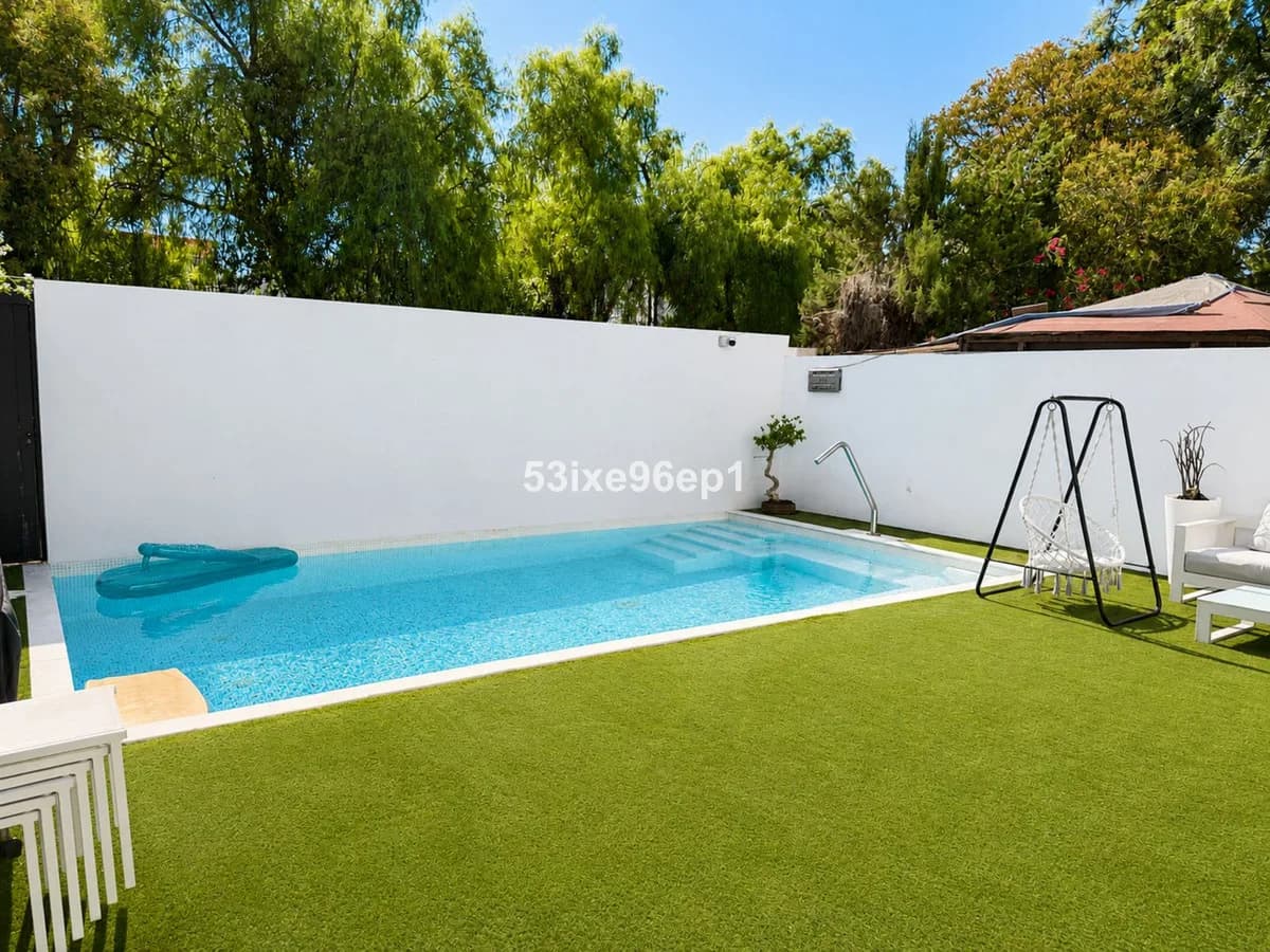 3 Bedroom Semi-Detached House for Sale in Nueva Andalucía, Málaga