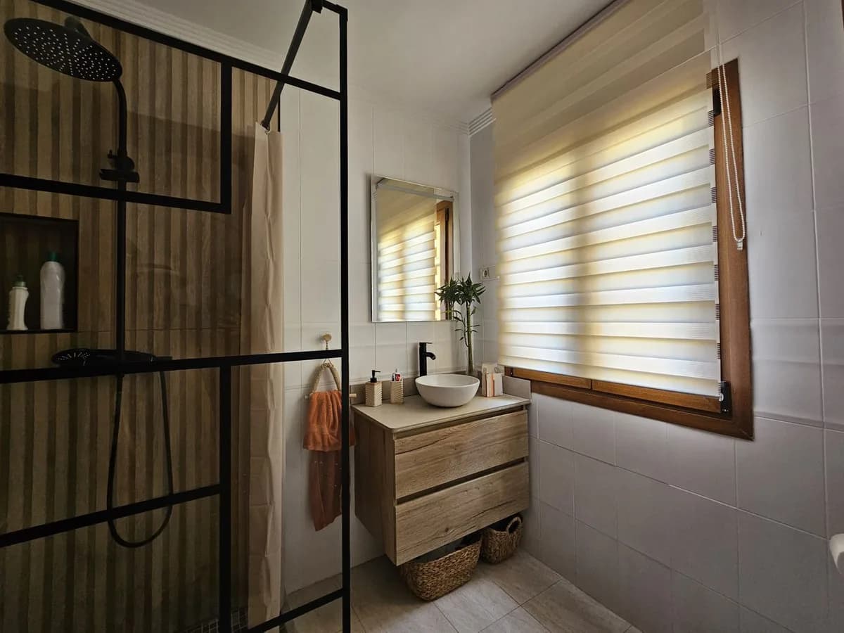 5 Bedroom Detached Villa for Sale in Los Pacos, Málaga - Image 3