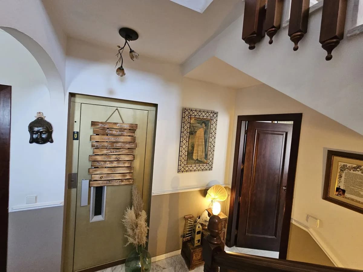 5 Bedroom Detached Villa for Sale in Los Pacos, Málaga - Image 5