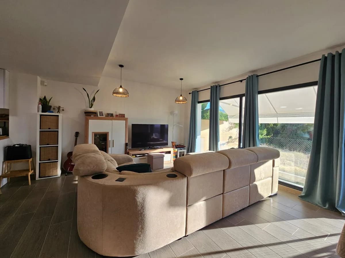 3 Bedroom Detached Villa for Sale in Alhaurín de la Torre, Málaga - Image 2