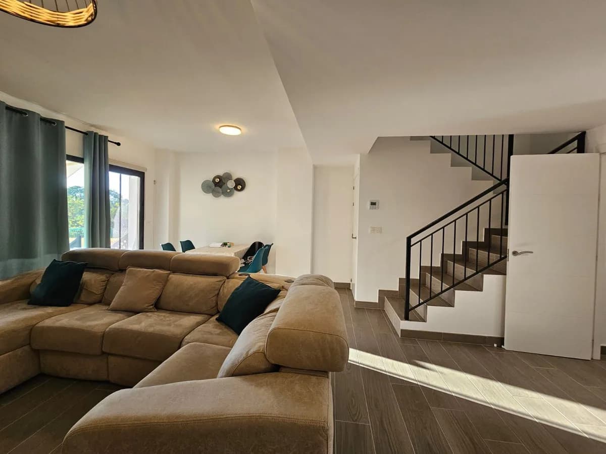 3 Bedroom Detached Villa for Sale in Alhaurín de la Torre, Málaga - Image 5